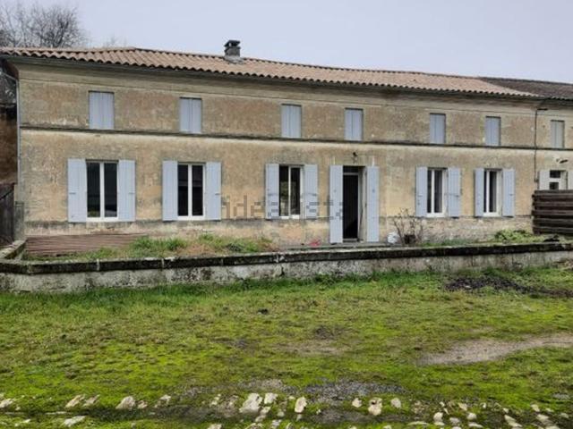 Maison, Générac