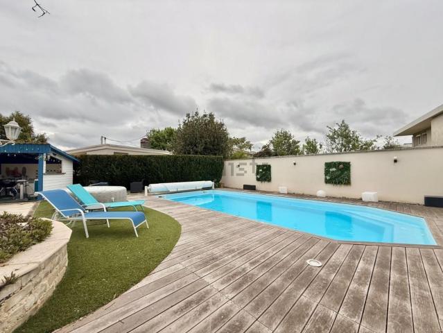 Maison, Genlis