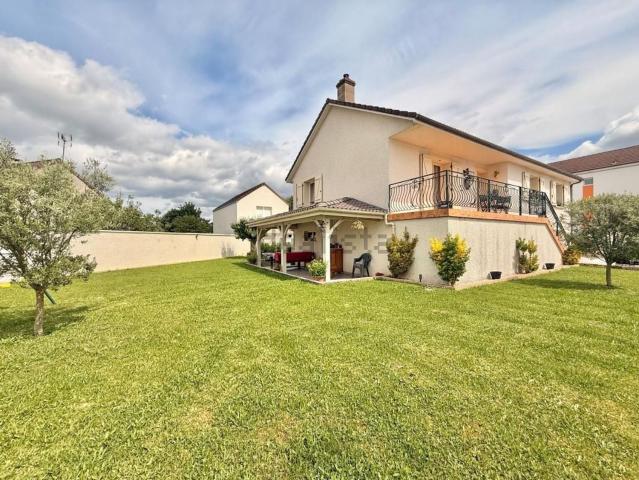 Maison, Genlis
