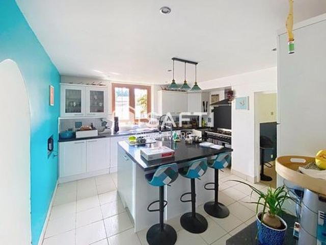 Maison + gîte, 7 chs, terrain de 11 820 m², Lassay les Châteaux