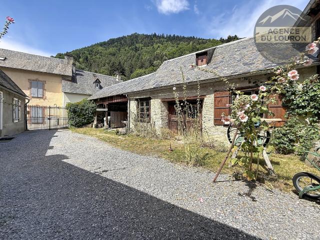 Maison, Gîte, & Dépendances à Avajan