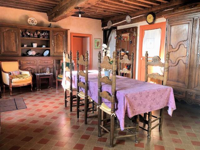Maison, Gîte et dépendance sur plus de 21ha 300m² Saint Hilaire en Morvan