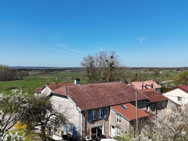 Maison + gîte rénovés avec charme, à vendre dans les Vosges