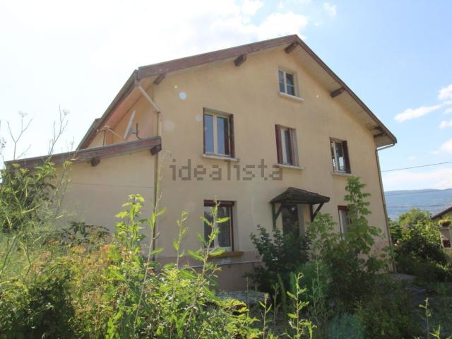 Maison, Gières
