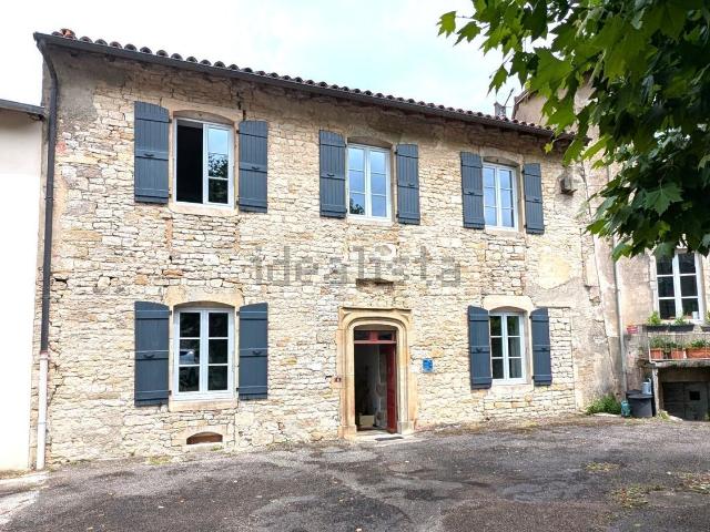 Maison, Gigny