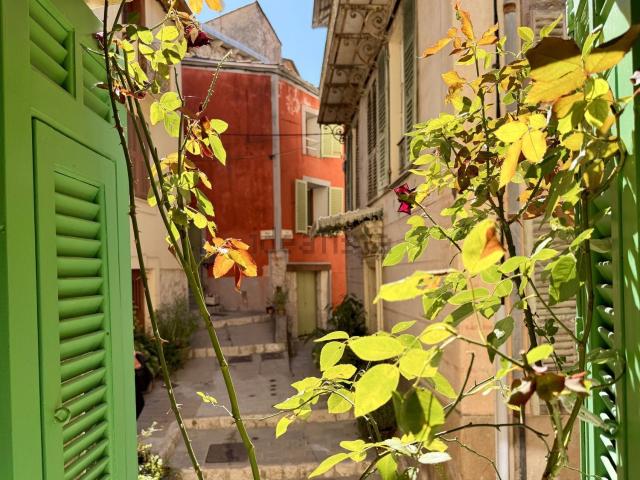 Maison, Gilette
