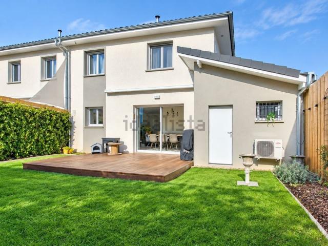 Maison, Gilly sur Isère