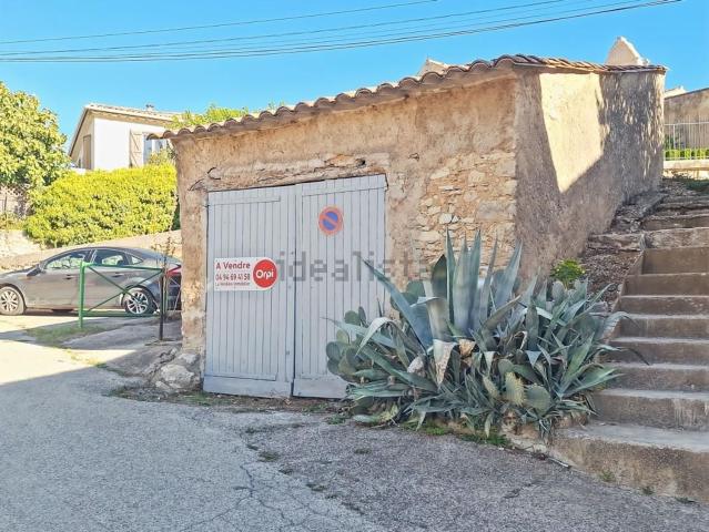 Maison, Ginasservis