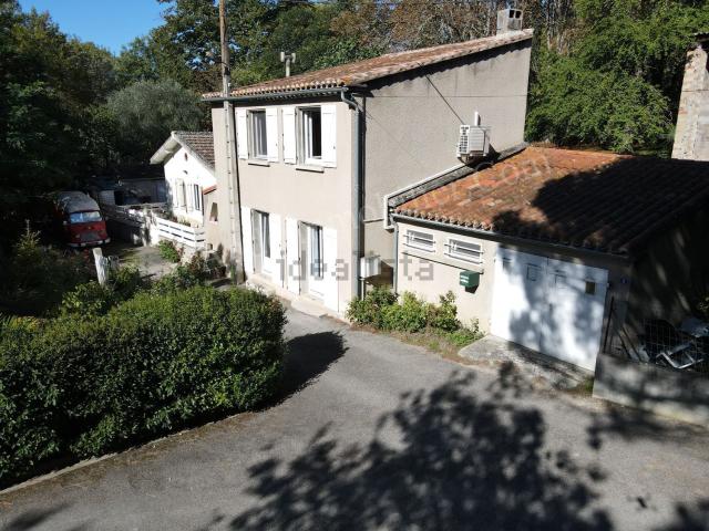 Maison, Gramazie