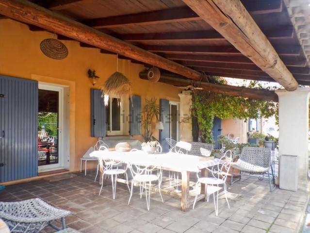 Maison, Grambois
