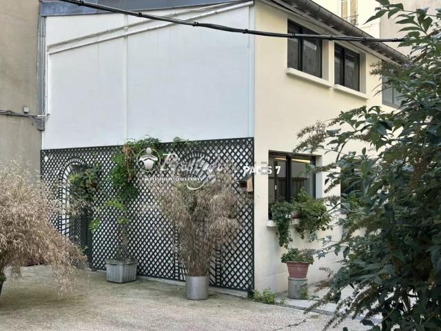 Maison, Grandes Carrières Clichy, Paris