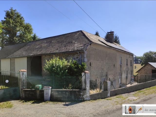 Maison, grange, chenil et voisins à plus de 150m