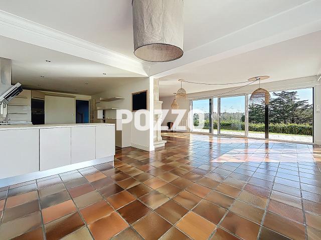 Maison Granville 9 pièce s 260 m2 VUE MER PISCINE 7 CHAMBRES MANDAT CLE