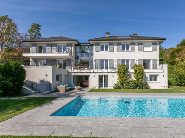 Maison, Grilly