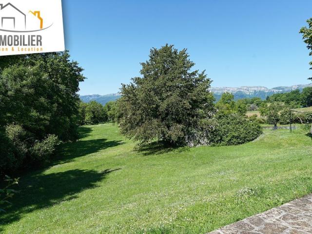 Maison, Grilly