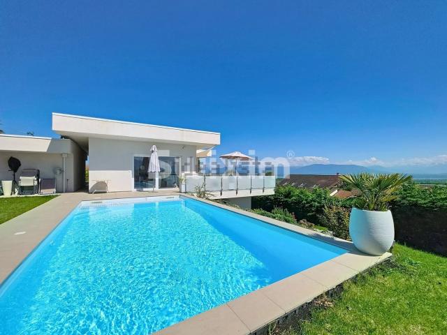 Maison, Grilly