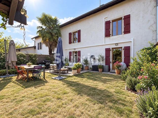 Maison, Grilly