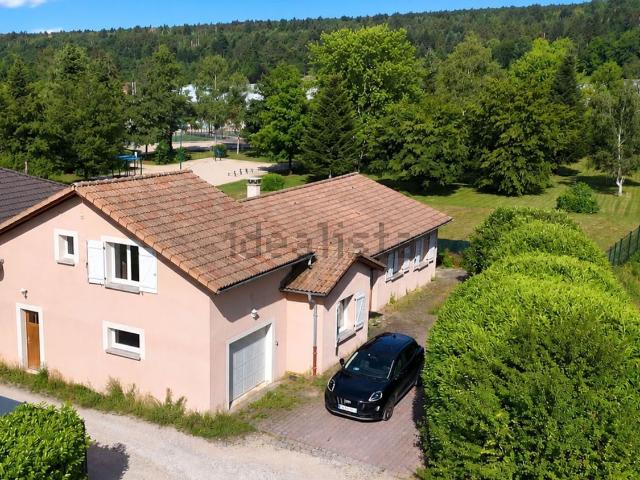 Maison, Groissiat