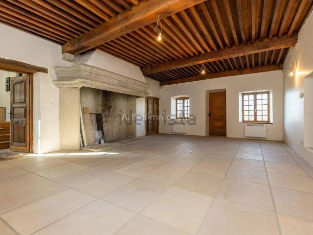 Maison, Groslée Saint Benoit