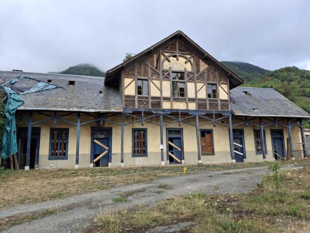 Maison, Guchen