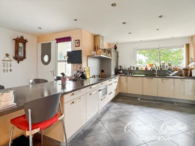 Maison d’architecte de plain pied de 254 m² avec piscine int. 254m² Ploërmel