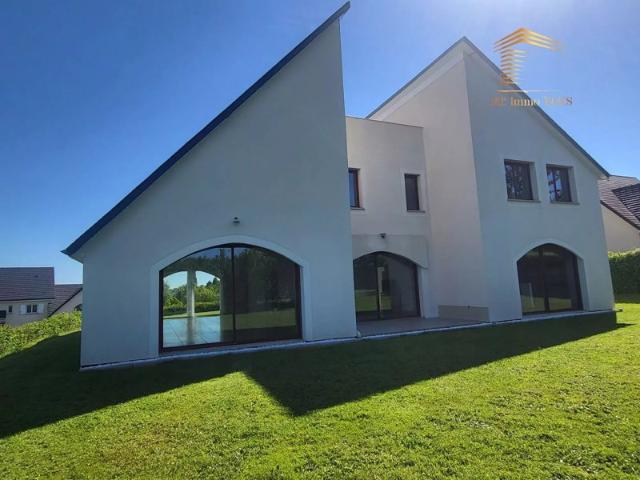 Maison d’architecte de 292 m² – La Neuville Chant d'Oisel