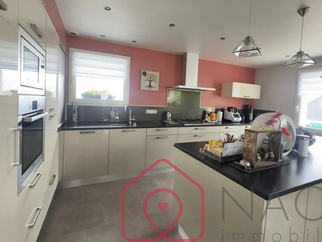 Maison d’architecte spacieuse et lumineuse avec extension – Pontivy – 334 800 €