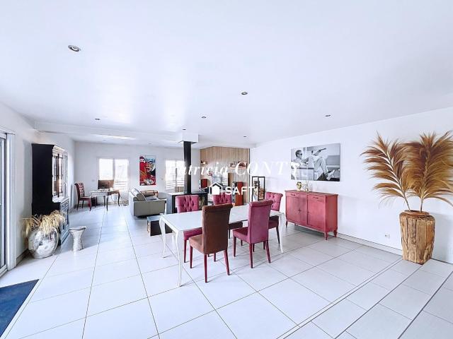Maison d’architecte, vue exceptionnelle sur Paris 235m² Chennevières sur Marne