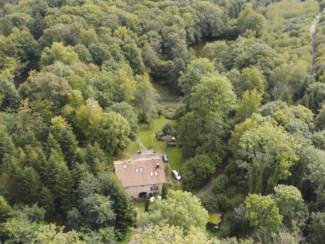 Maison d’artiste dans un endroit isolé idyllique avec lac et. 280m² Faucogney et la Mer
