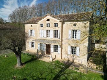 Maison d’époque avec maison d’amis et grand parc