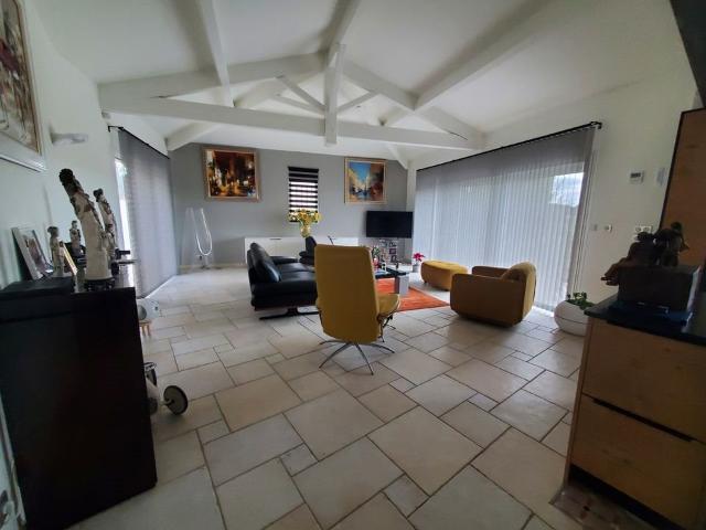 Maison d exception avec piscine et vue panoramique sur le Vi. 168m² Velaux
