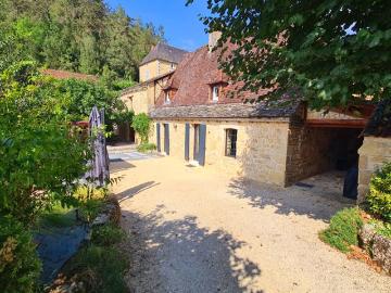 Ensemble en pierre totalemernt rénové 220m² 12 couchages activité gîte immédiate Périgord Noir