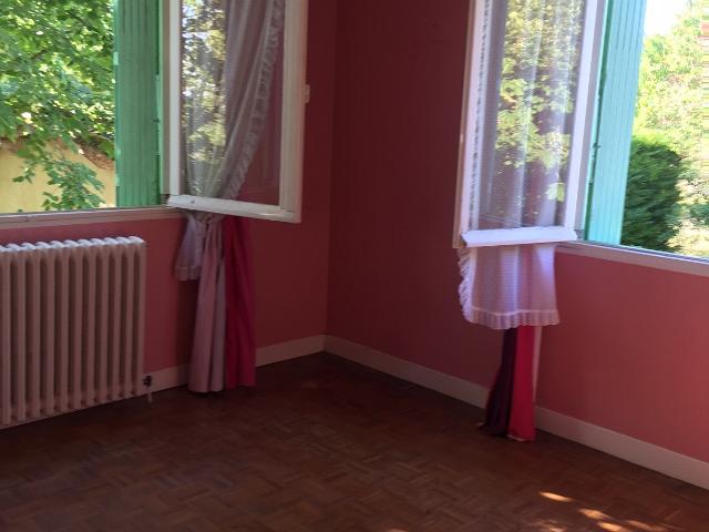 Maison d’habitation et environ 5000 m2 de terrain attenant constructible