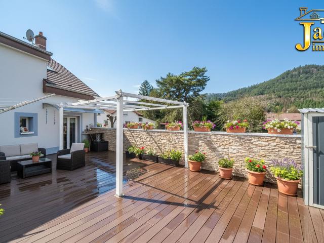 MAISON + DOUBLE GARAGE + ANNEXE