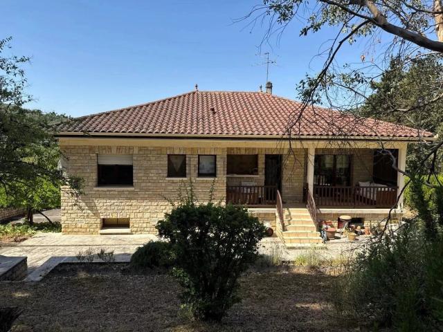 Maison, Douelle