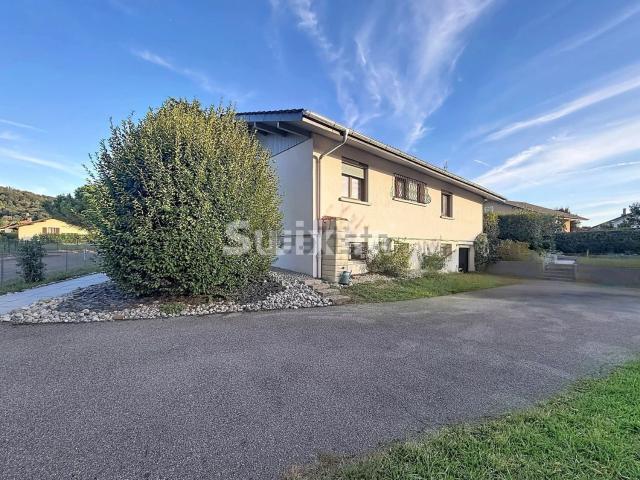 Maison, Douvaine