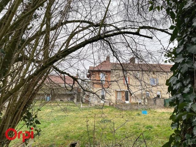 Maison, Doyet