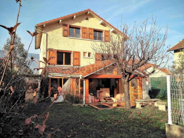 Maison, Domène