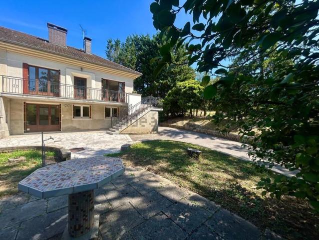 Maison, Dommartin