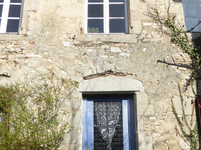 Maison datant de la fin du XVIIème siècle à 35 minutes au sud de LIMOGES