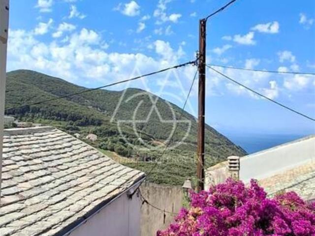 Maison d'Américain au Cap Corse inclut un petit gîte entière. 450m² Centuri