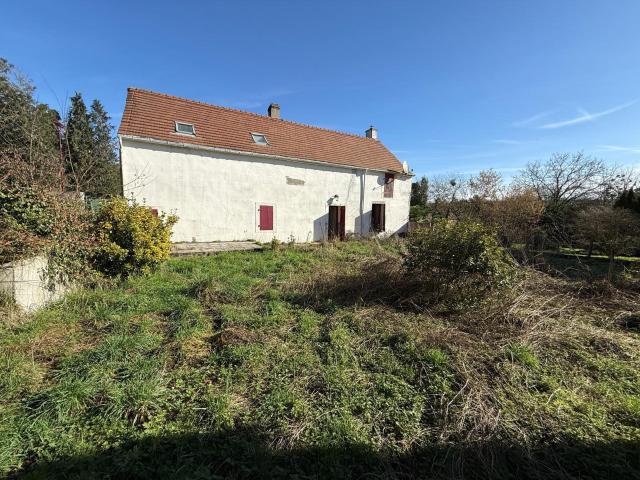 Maison dans un village de campagne à 15 minutes de l'A77