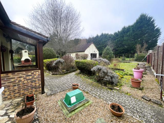 Maison dans un village de campagne à 5 minutes de Prémery