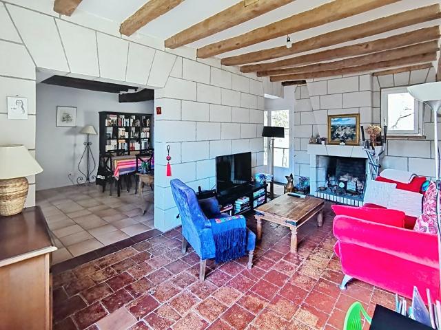 Maison Dans Un Village Touristique Ligerien 137m² Souzay Champigny