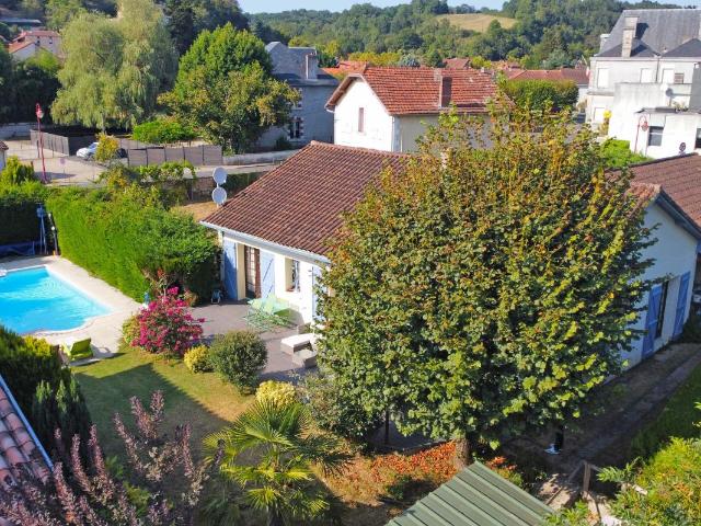 Maison avec piscine dans Vergt