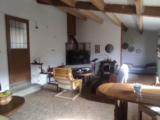 Maison dans la nature sur 1300 m² de jardin