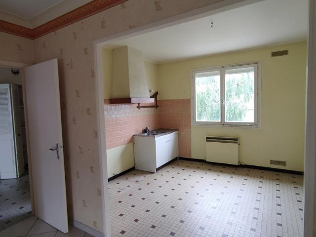Maison dans le bourg de Moisdon la rivière