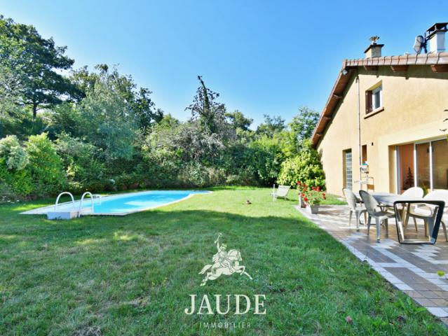 Maison d'architecte 160 m2 avec piscine + Appartement F3 de