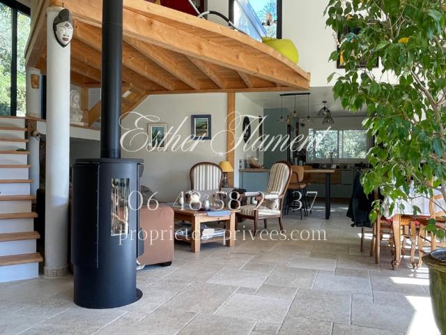Maison d'architecte, 4 CHAMBRES, 8000 M2 Saint Jean du pin