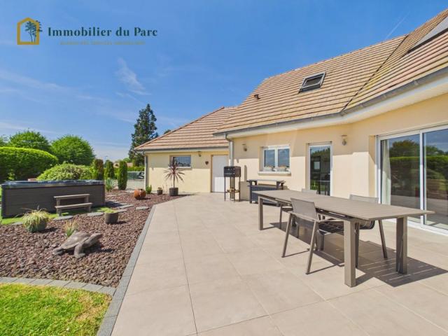 Maison d'architecte 8 pièces 223 m² — Spa, sauna, garage double, terrain 1 491 m² — Autrechêne 90